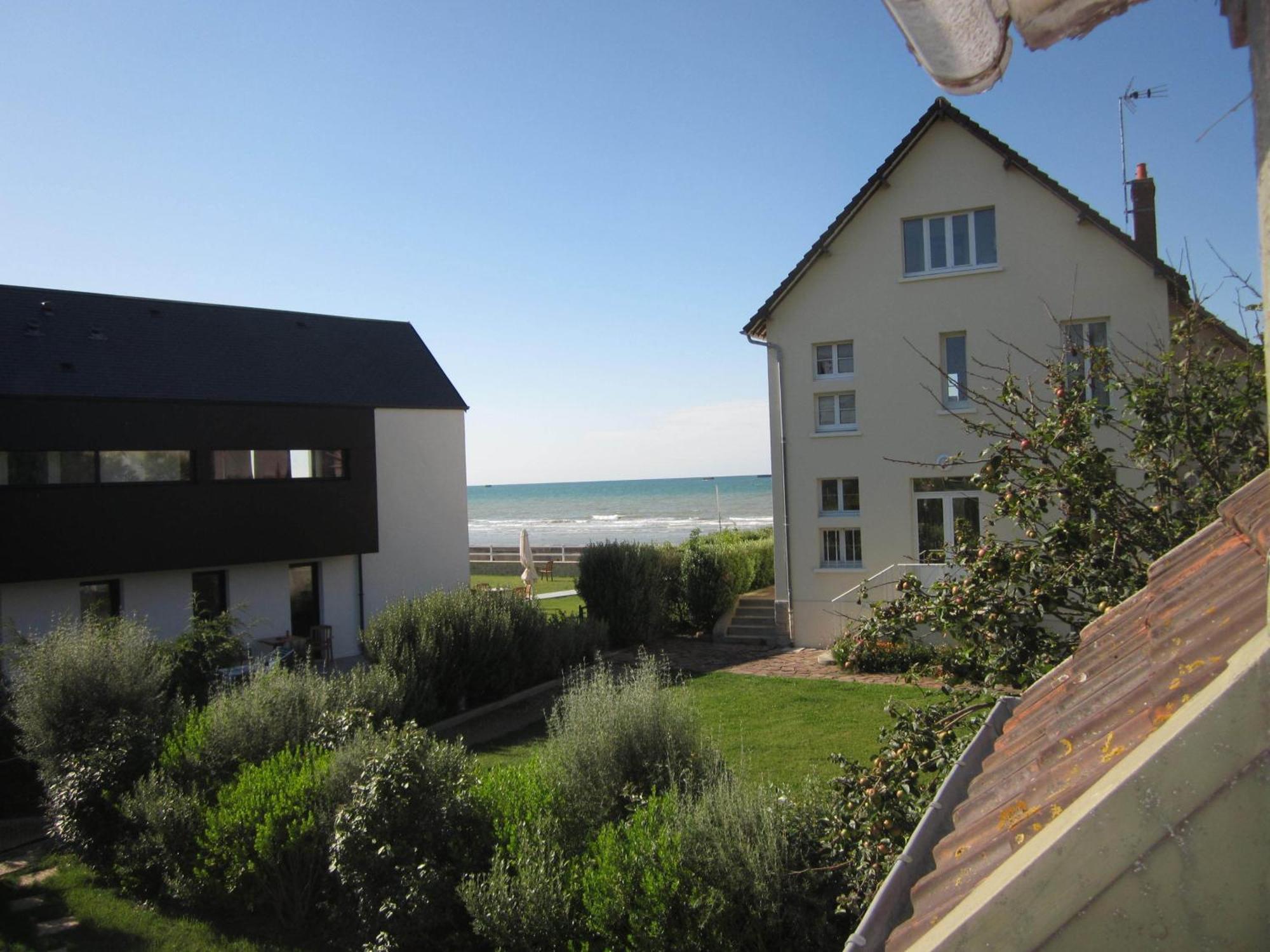 Gites En Normandie En Front De Mer A Asnelles , 3Km D'Arromanches, 10Km De Bayeux Exterior foto